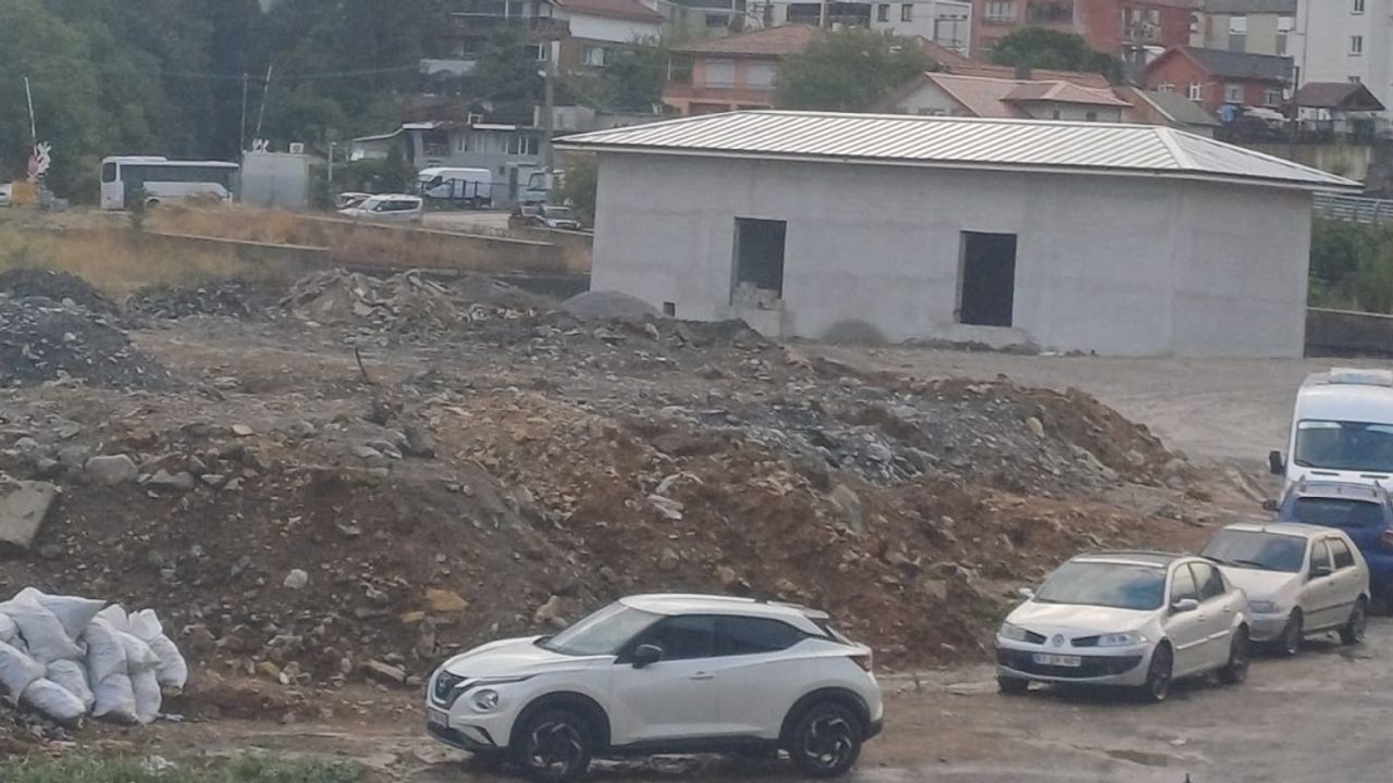 Akan Park Sitesi Sakinlerinden Tahsin Erdem'e Tepki! "Döktürdüğünüz Pisliği Temizletin!"