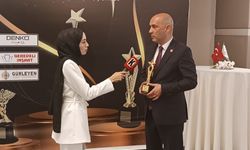 CHP İl Başkanı Dural'a 'YILIN YÖNETİCİSİ VE SİYASETÇİSİ' Ödülü