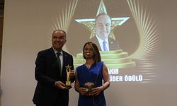 Harun Akın'a 'ÇÖZÜM ODAKLI LİDER' Ödülü