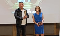 Şerif Cihan'a YILIN KARİKATÜRİSTİ Ödülü