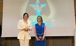 Hanife Bayraktar'a GÖNÜL KÖPRÜSÜ ONUR Ödülü