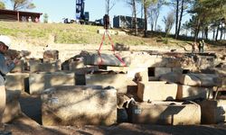 Filyos'ta 96 lahit, 23 oda, 7 sanduka ve 60 çatkı kiremit mezar bulundu