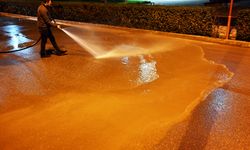 HER GECE YOLLARDAN ÇAMUR TEMİZLENİYOR