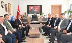 AK Parti’den Karaveli’ye Ziyaret: Teşkilat Tam Kadro Buluştu