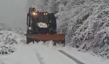 Zonguldak'ta Kapanan Köy Yollarını Açmak İçin Yoğun Mesai
