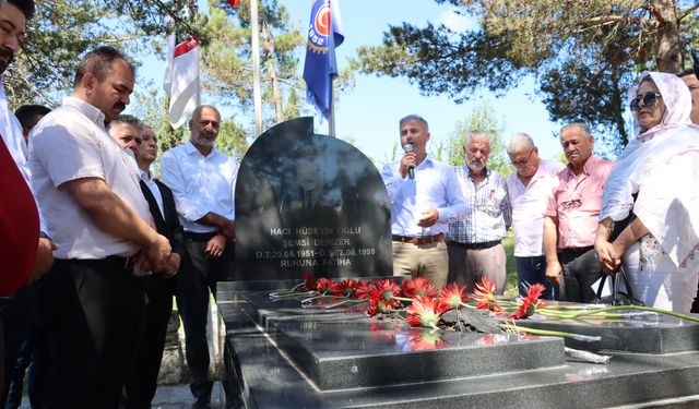 ŞEMSİ DENİZER, KABRİ BAŞINDA ANILDI