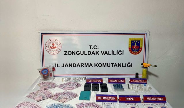 Gökçebey'de 3 Kişinin Evindeki Aramalarda Uyuşturucu Ele Geçirildi