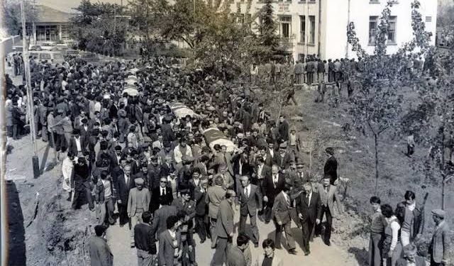 Mekânları cennet, makamları âli olsun