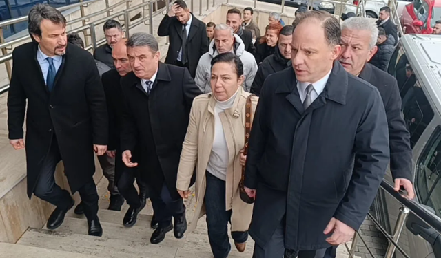Tahsin Erdem İfade Veriyor, CHP Tam Kadro Adliye'de