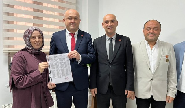 Güven Tazeleyen Dikenli, Mazbatasını Aldı