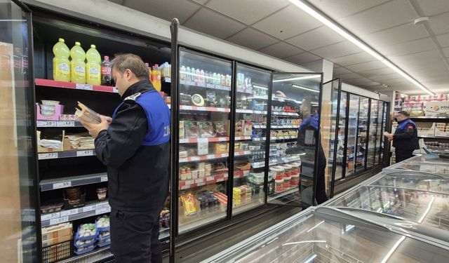 Zabıta Göz Açtırmıyor...SKT Geçmiş Ürünlere El Konuldu!