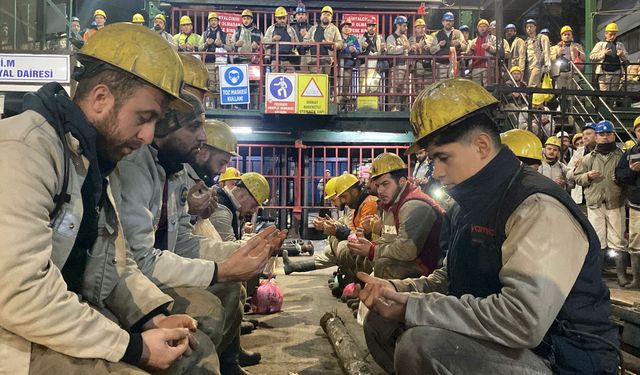 KAHRAMAN MADENCİLER, DEPREMDE KAYBETTİĞİMİZ YURTTAŞLAR İÇİN DUA ETTİ