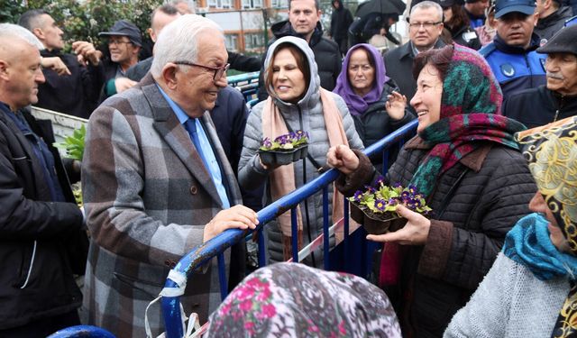 KDZ. EREĞLİ, SOĞUK VE YAĞIŞLI HAVAYA RAĞMEN ŞEHİR MEZARLIĞINDA DUADA BULUŞTU