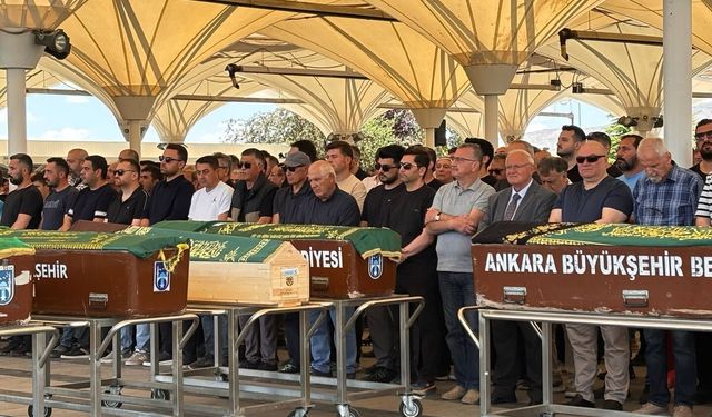 Yavuz Erkmen'in Kız Kardeşine Vedası Yürek Burktu