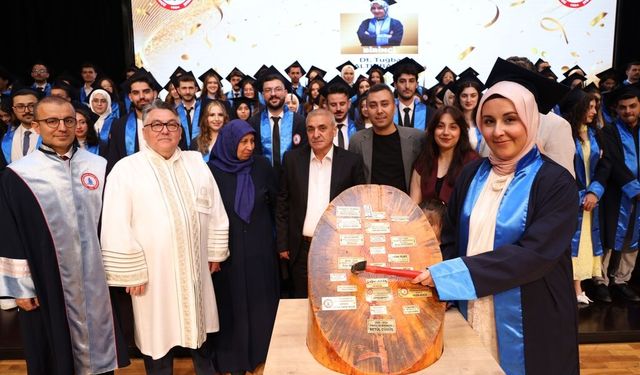 106 Genç Diş Hekimi Geleceğe Uğurlandı