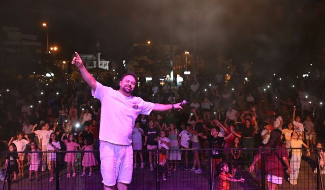 GAMZE TUNÇ COŞTURDU, SERVET ÖZTÜRK GÜLDÜRDÜ