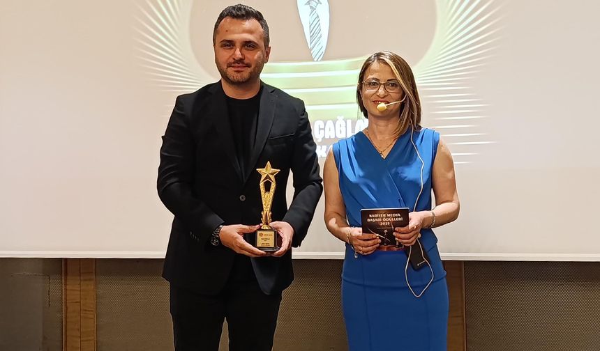 Mustafa Çağlayan'a YILIN İL BAŞKANI Ödülü