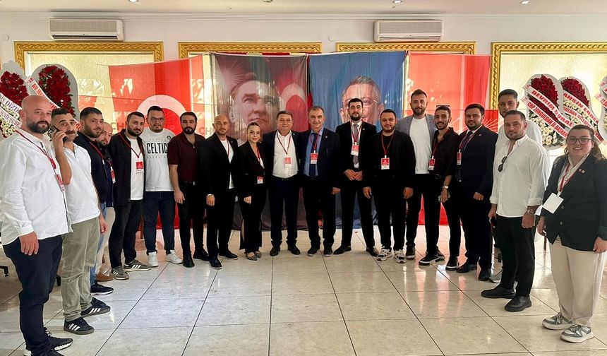 CHP Merkez İlçe Kongresi: “Tek Aday, Boş Sandalye, Aile Listesi”