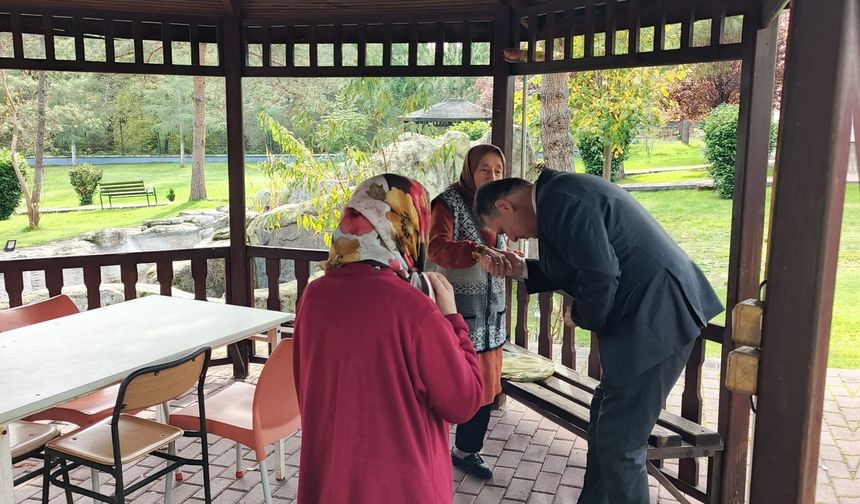 AK Parti Çaycuma İlçe Başkanlığı’ndan Huzurevi Ziyareti