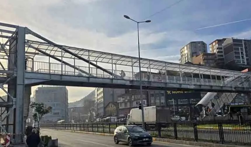 Üst Geçide Tepkiler Büyüyor; “Asansör Olmadan Kullanılamaz”