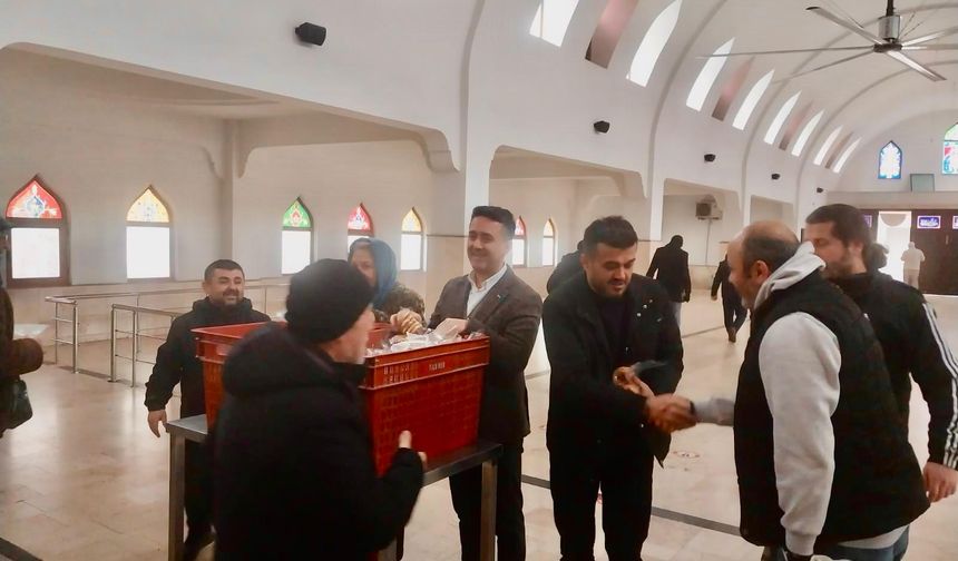 AK Parti'den Miraç Kandili İkramı