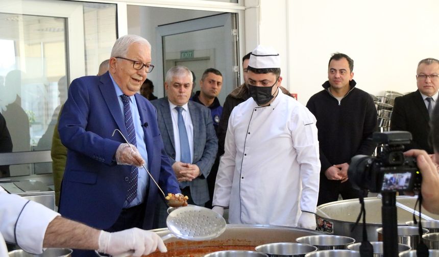 KDZ.EREĞLİ BELEDİYESİ, SICAK YEMEKLE HALKIN SOFRASINDA