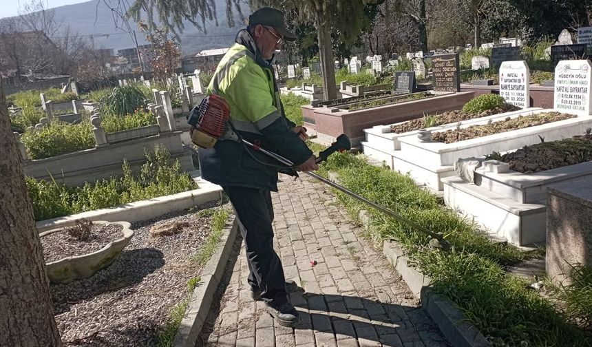 Gökçebey’de Bayram Öncesi Mezarlık Temizliği