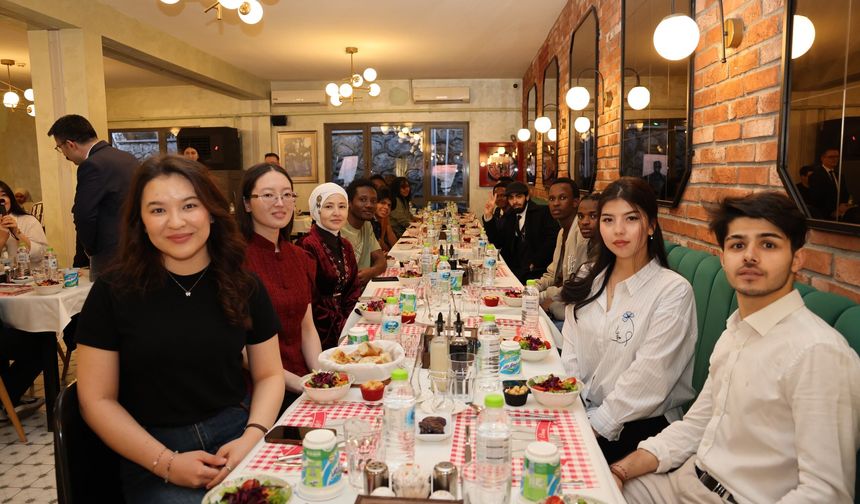 Uluslararası Öğrenciler İftar Sofrasında Buluştu