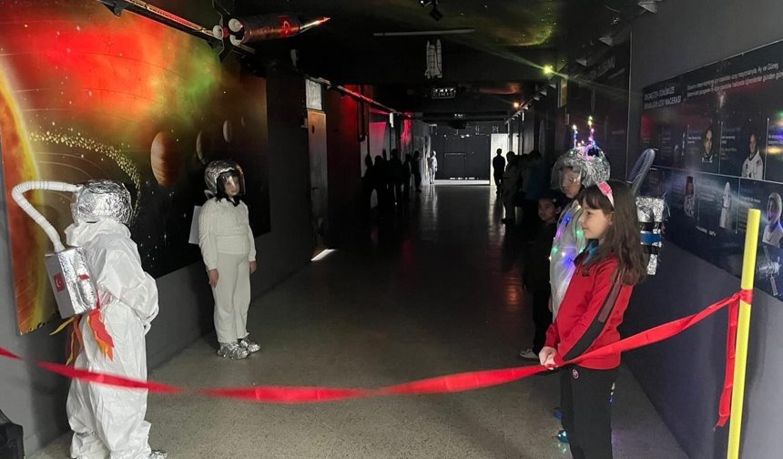 Gökçebey’de Eğitimde Yeni Adım: Okul Koridoru Uzaya Dönüştü