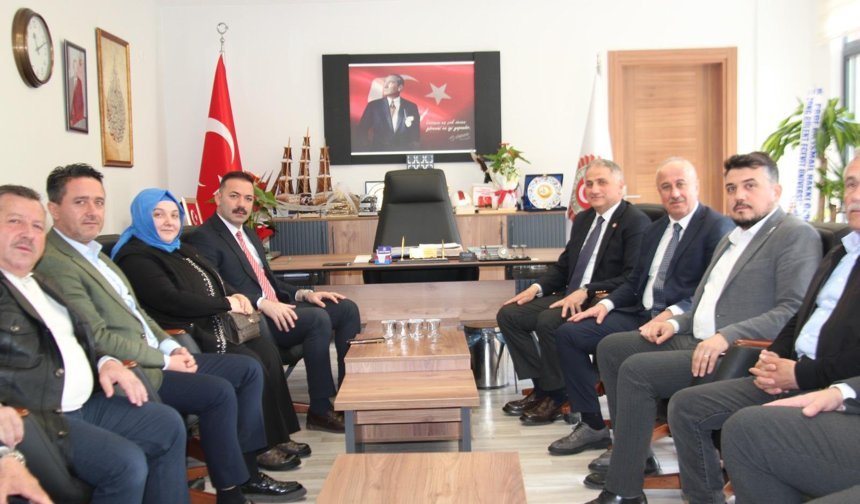 AK Parti’den Karaveli’ye Ziyaret: Teşkilat Tam Kadro Buluştu