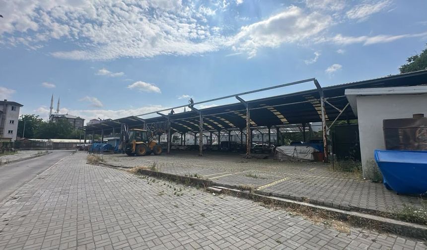 Gökçebey'de Kapalı Pazar Yeri Çalışmaları Tamamlandı, Terminal Üst Kapatma Çalışmaları Sürüyor