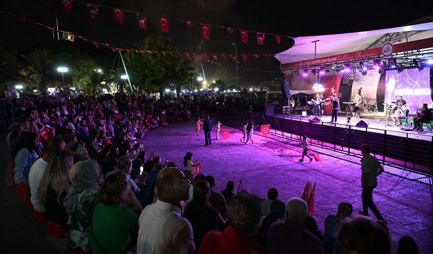 Kdz. Ereğlililer, Zafer Bayramı’nın coşkusunu hep birlikte yaşadı