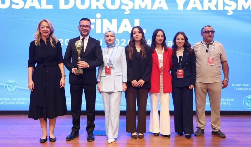 Zonguldak’ın Genç Avukatlarından Büyük Başarı: Türkiye İkincisi Oldular