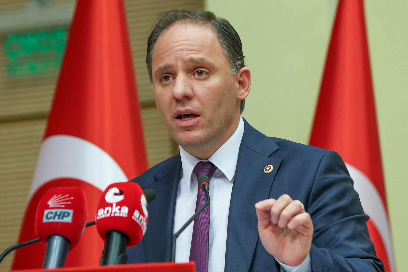 Deniz Yavuzyılmaz X