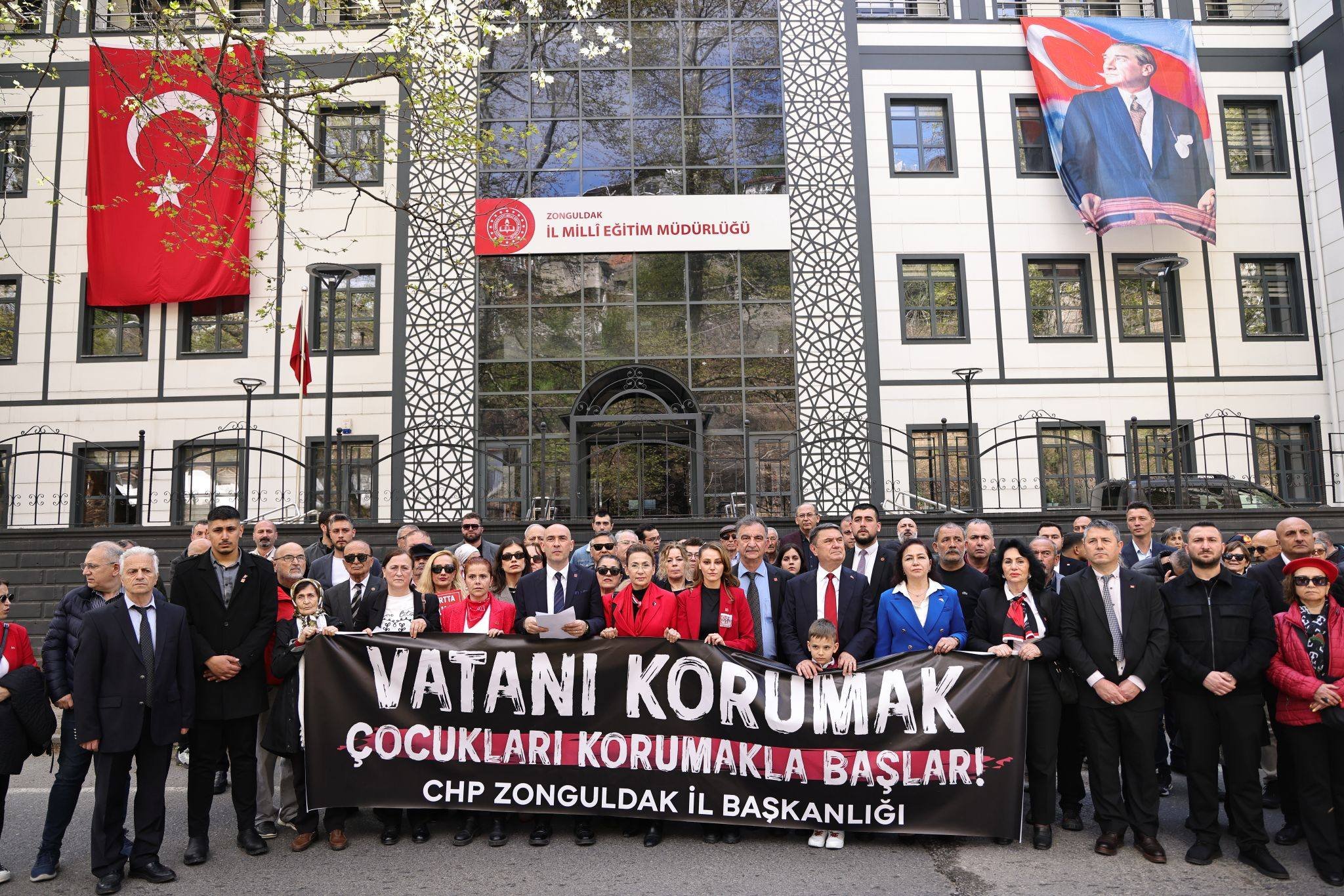 Zonguldak Milli Eğitim Önünde Eylem