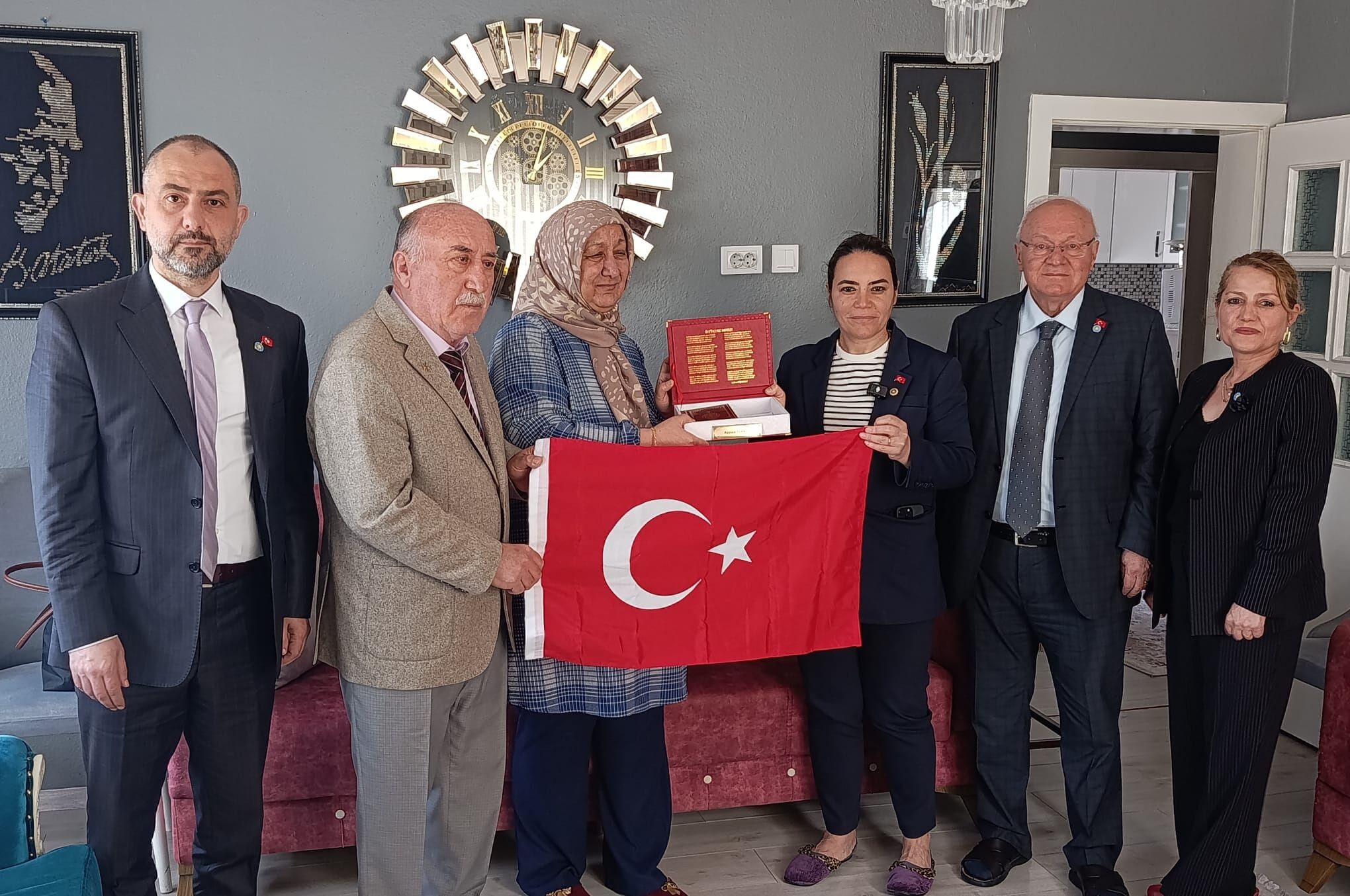 Şehit Ailesine Anlamlı Ziyaret